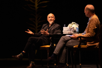 Norske Lars Saabye Christensen i samtale med Dan Ringgaard på Aarhus Teater.