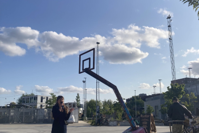 kvinde, oplæsning, sol, godsbanen<br />Fotograf Linda Karen Prahl Jørgensen