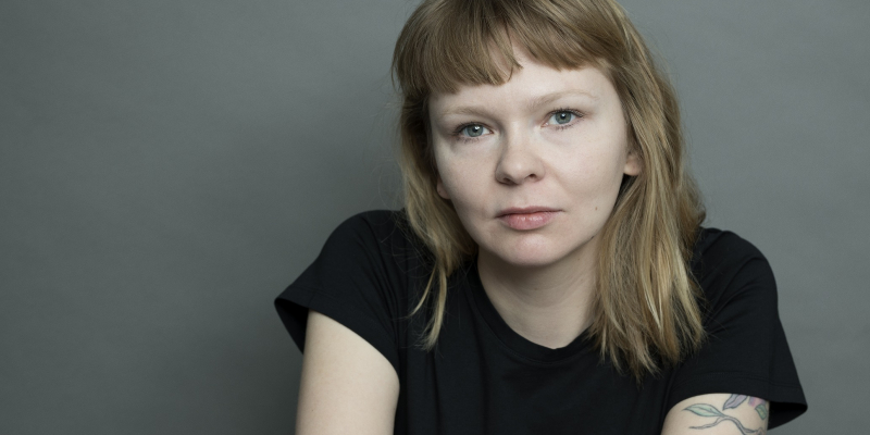 Portræt af forfatter Laura Ringo