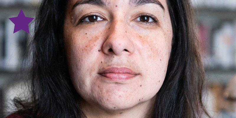 Nærbillede af den mexicanske forfatter Fernanda Melchor.