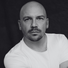 Foto af den danske forfatter Morten Pape